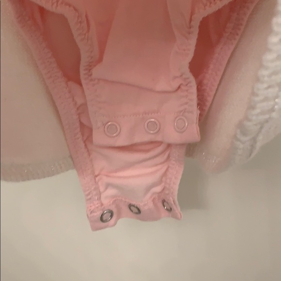 FIRST IMPRESSIONS Baby Girl Pink and Cream Two Piece Outfit Size 12M EUC - Picture 2 of 6